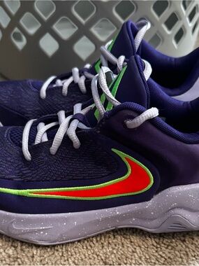 Nike Kids' Purple Athletic Shoes Size 4.5 Boys Athen’s